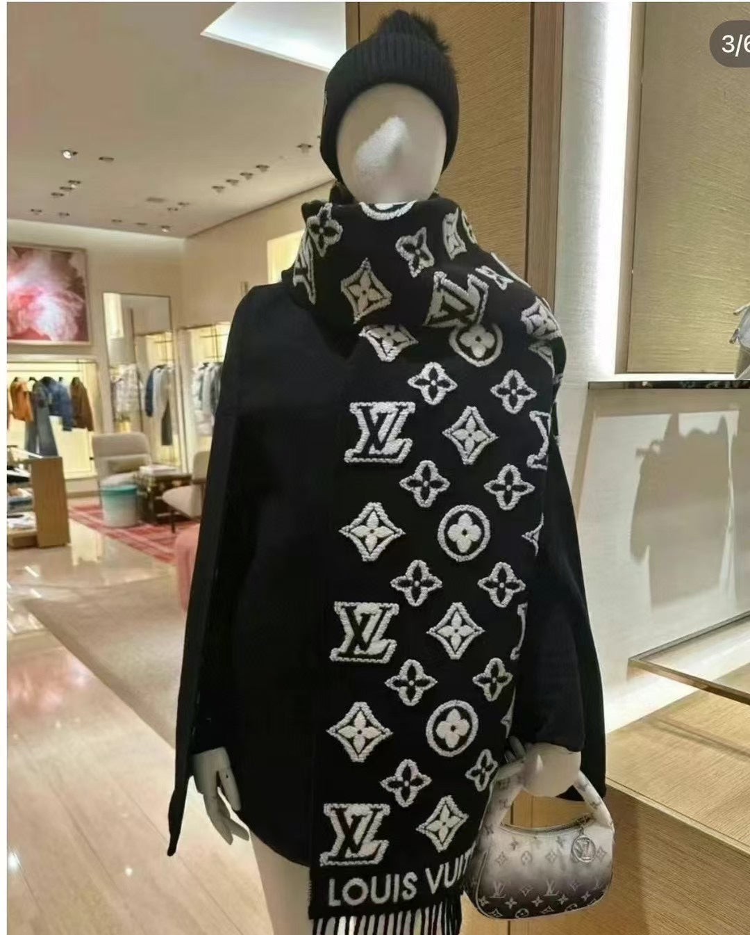 China Replica LV Scarf 66usd Only