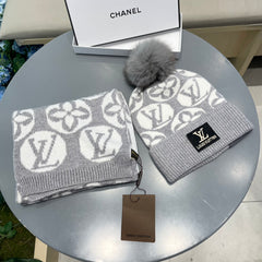 China Replica LV Scarf 64usd Only