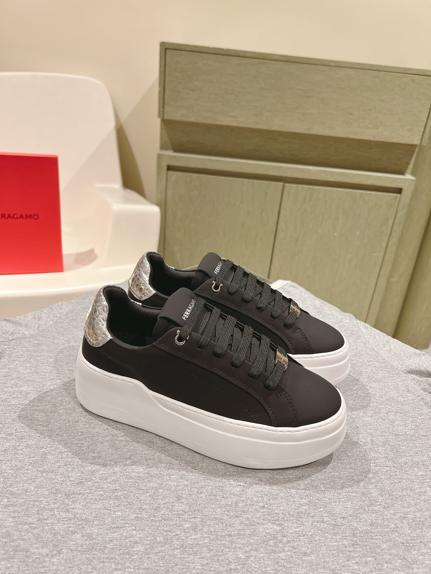 China Replica Ferragamo Women Shoes 108usd Only