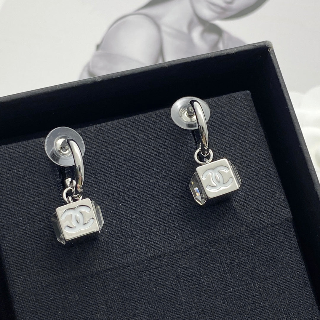 China Replica Chanel Earrings 28usd Only