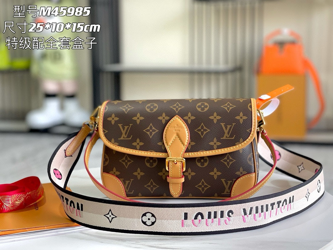 China Replica LV Handbags 264usd Only