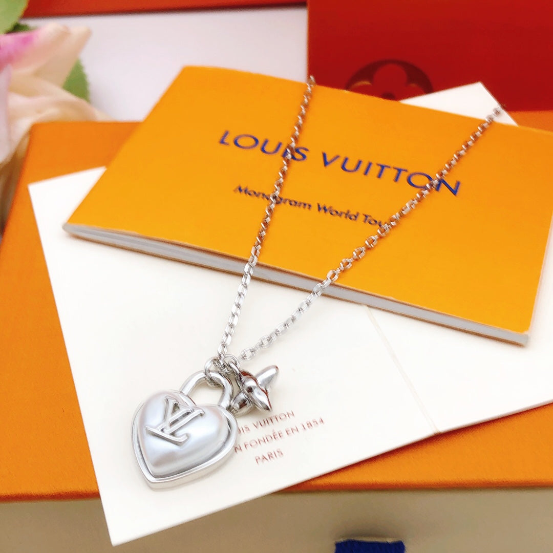 China Replica LV Necklaces 33usd Only