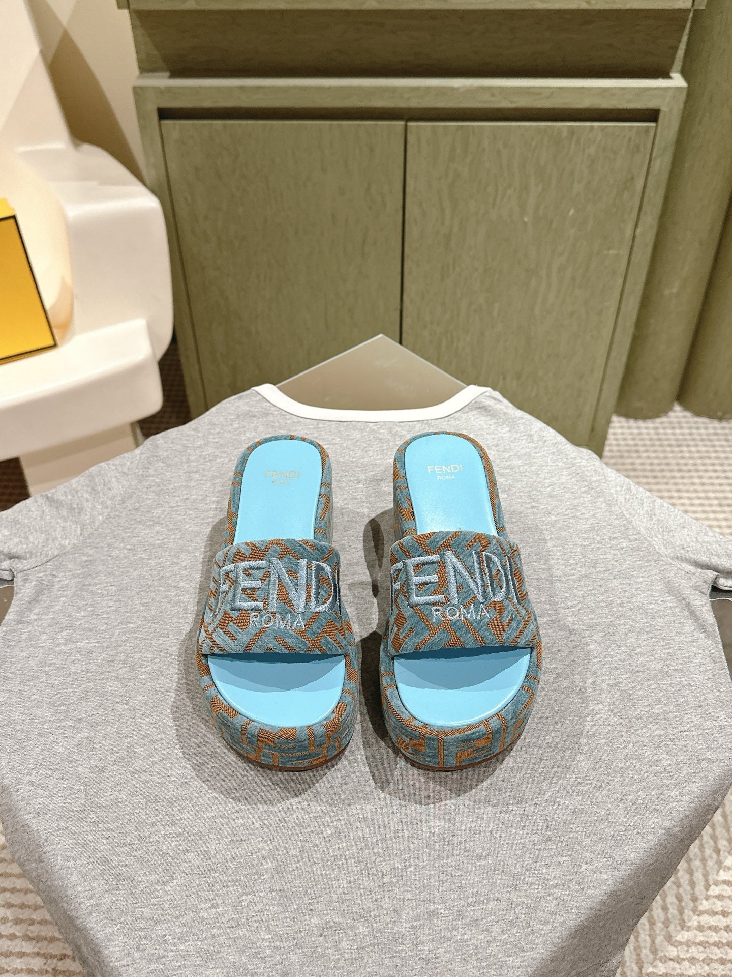 China Replica Fendi Women Shoes 88usd Only