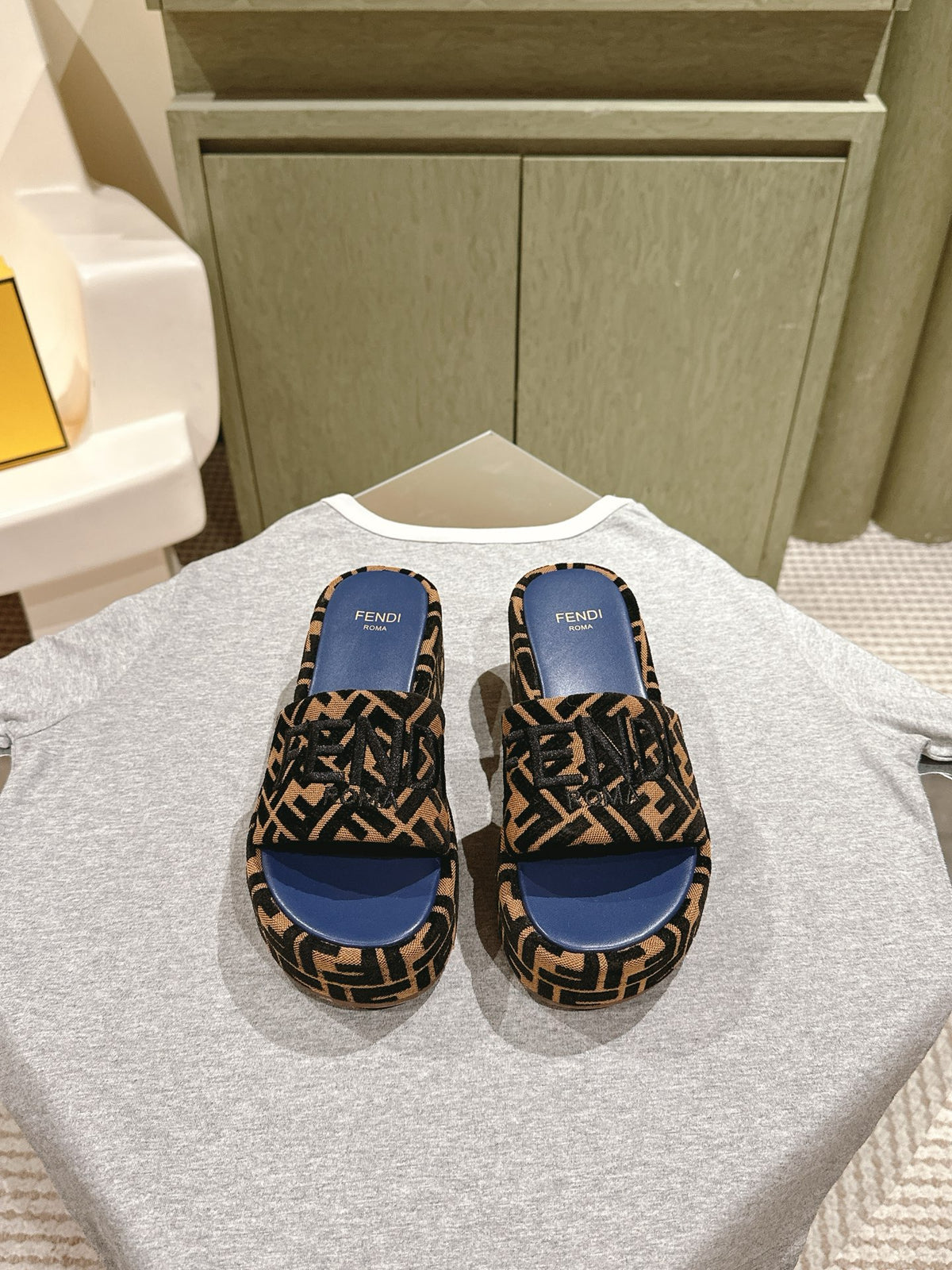China Replica Fendi Women Shoes 88usd Only