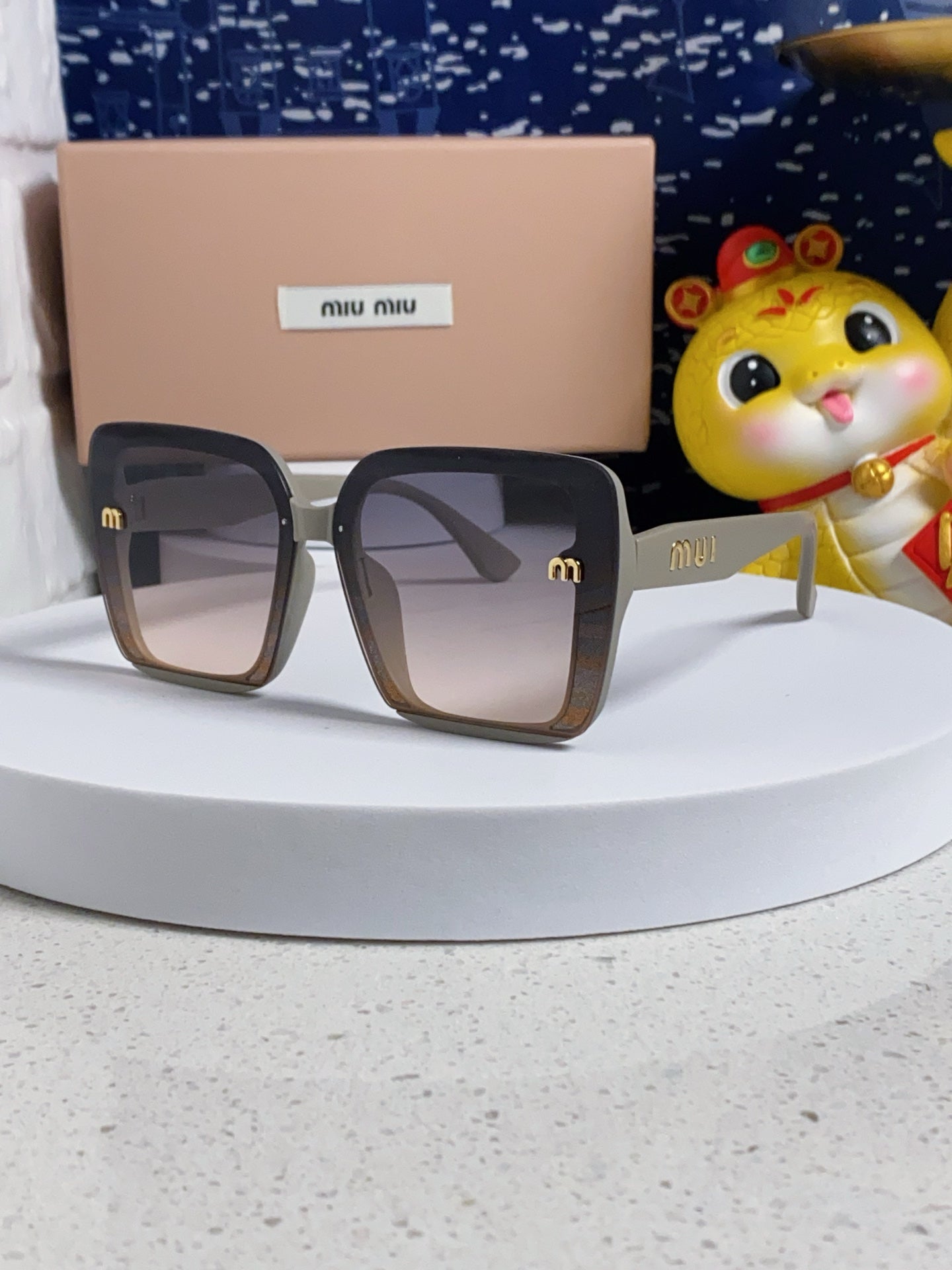 China Replica MiuMiu Sunglasses 28usd Only