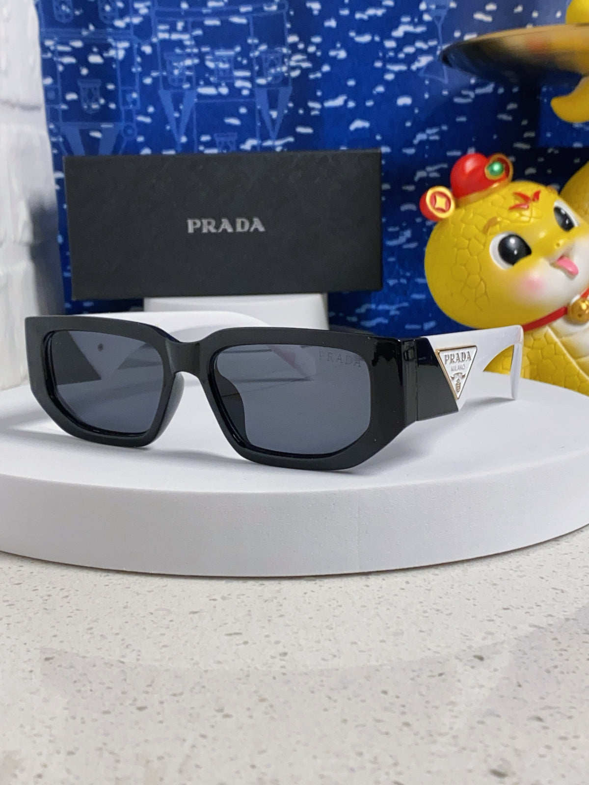 China Replica Prada Sunglasses 22usd Only