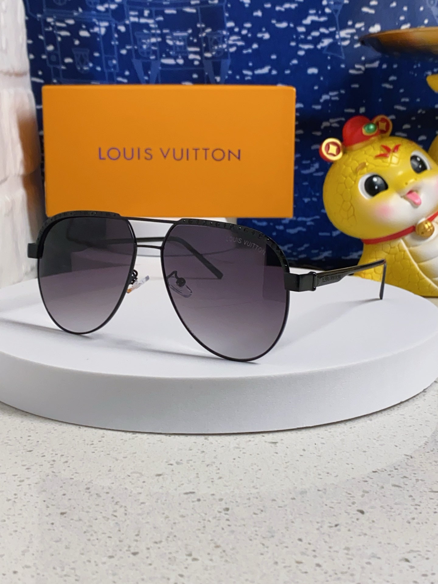 China Replica LV Sunglasses 32usd Only