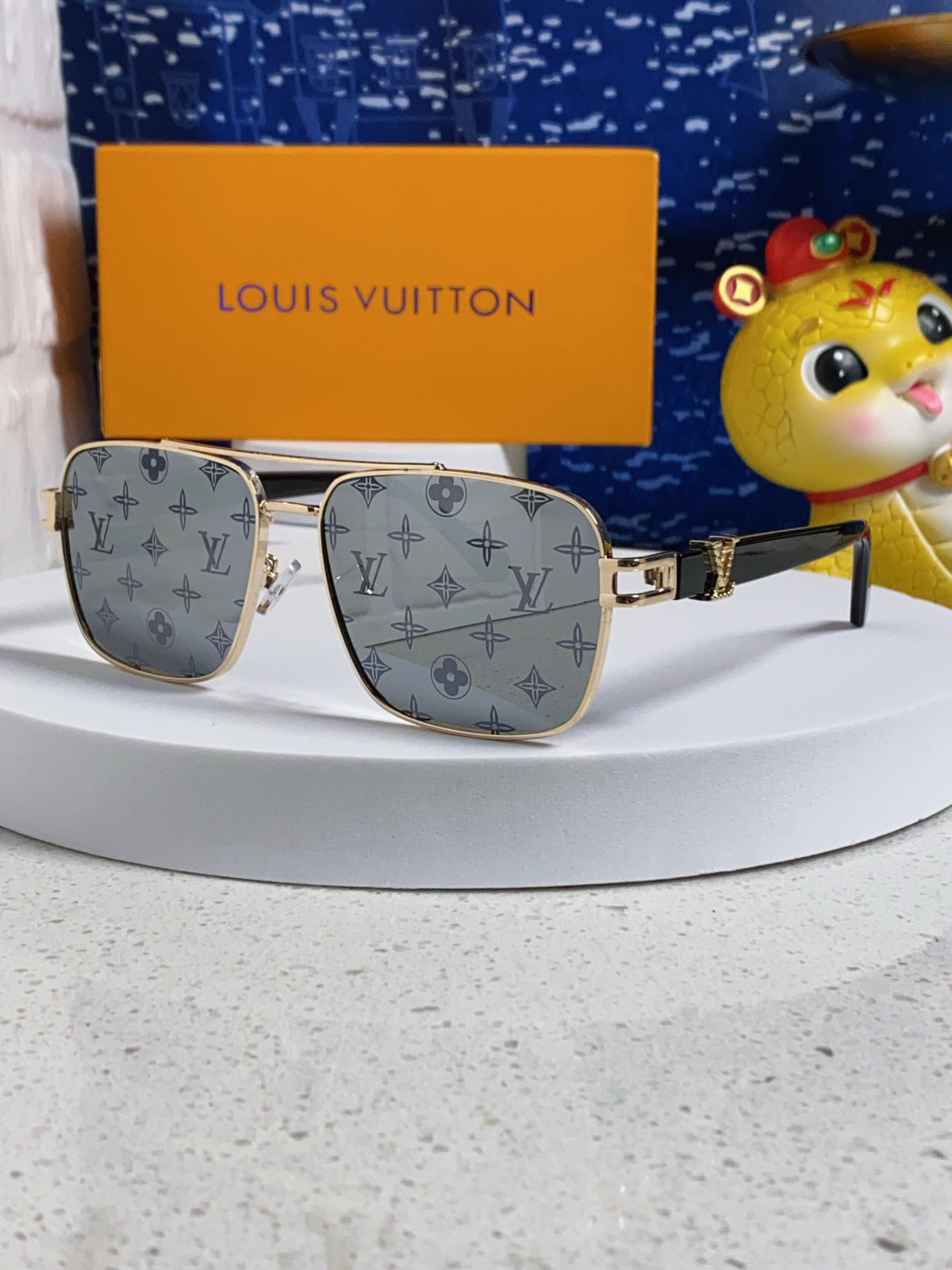 China Replica LV Sunglasses 32usd Only