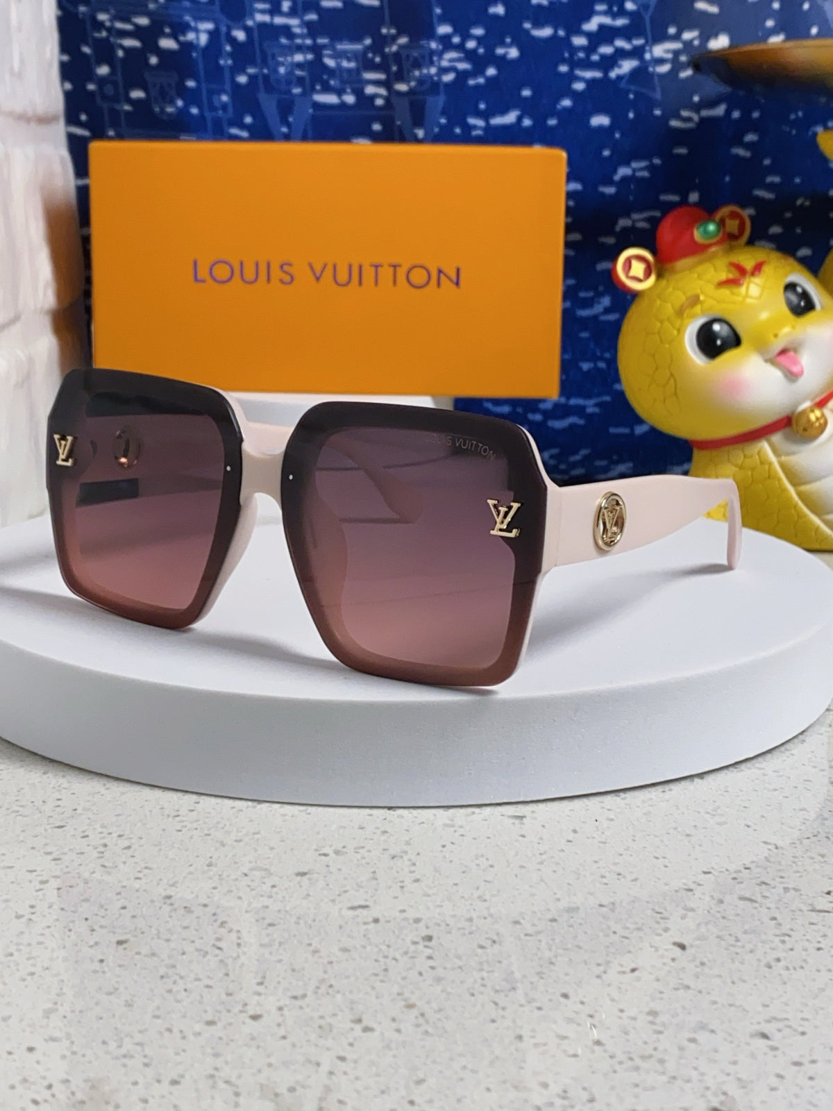 China Replica LV Sunglasses 30usd Only