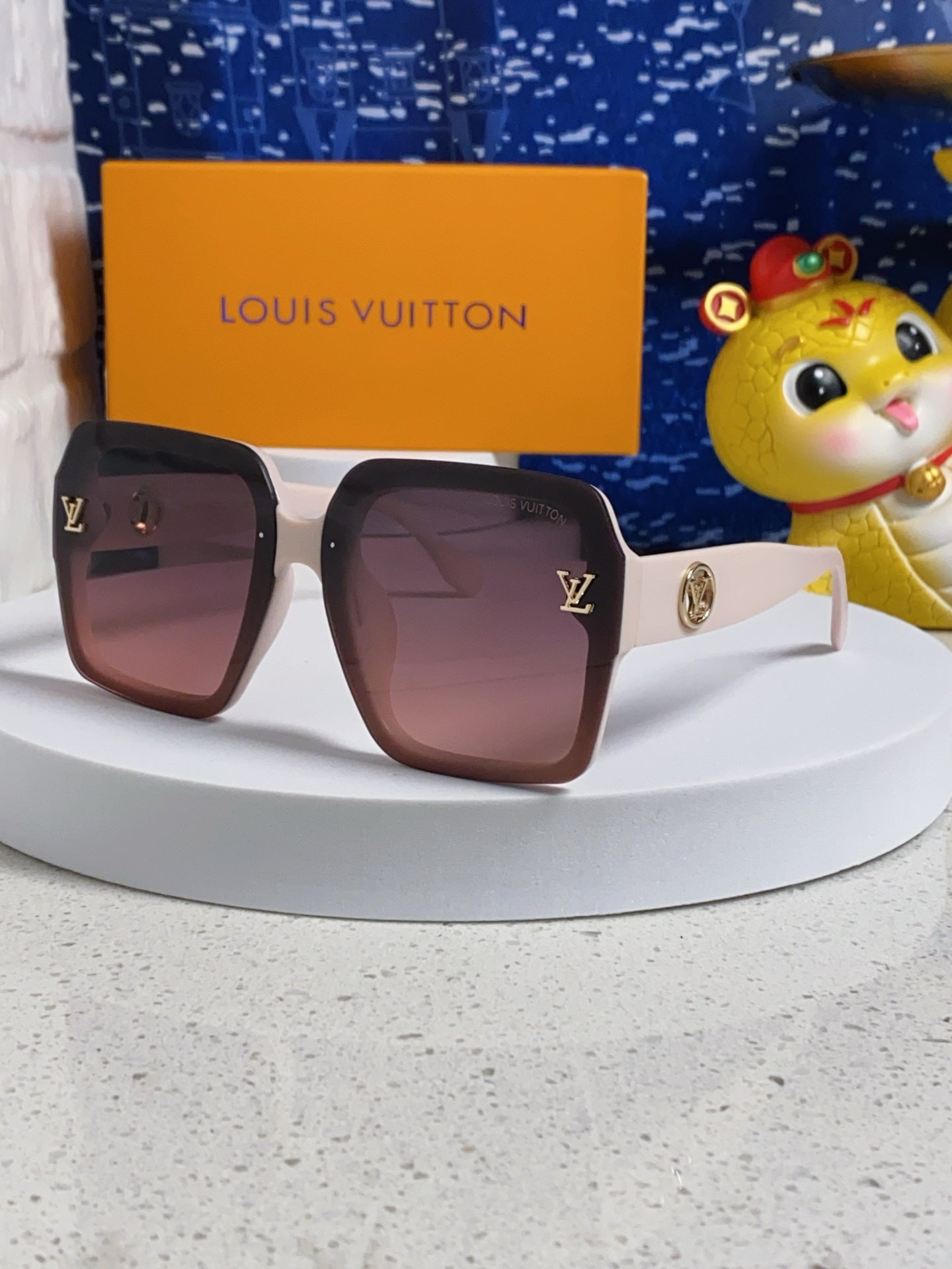 China Replica LV Sunglasses 30usd Only