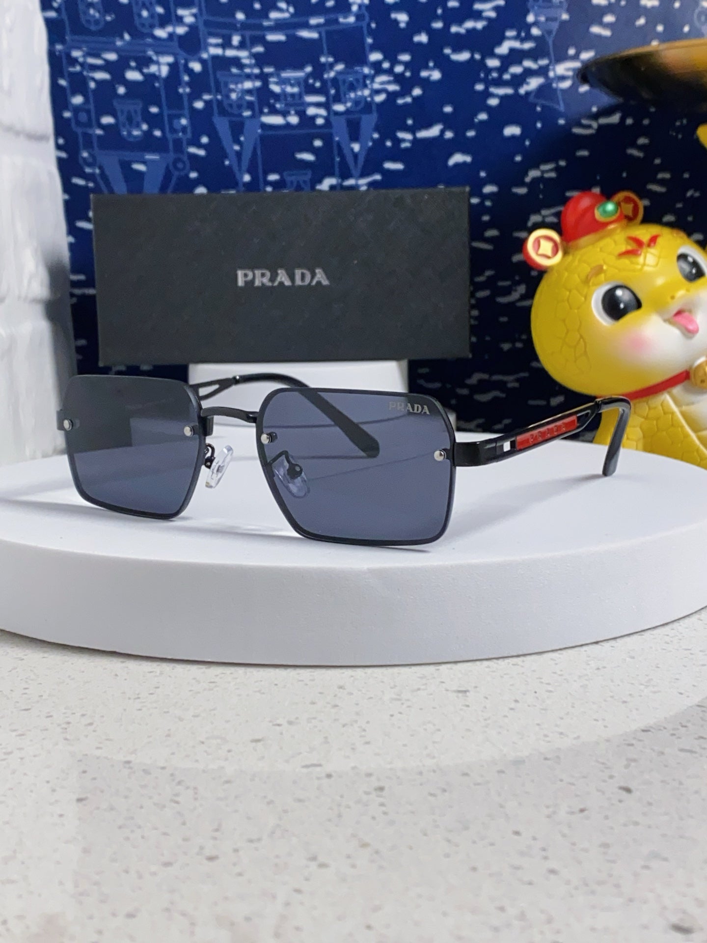 China Replica Prada Sunglasses 32usd Only