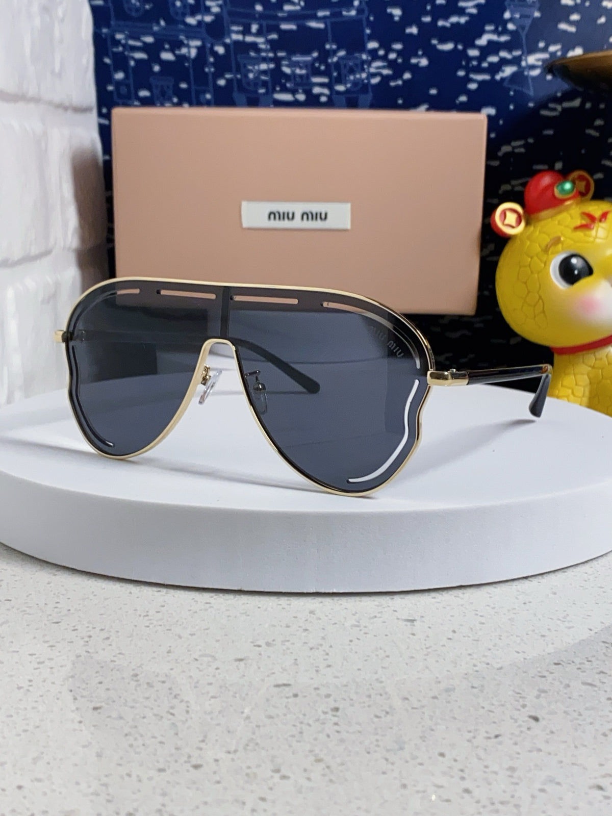 China Replica MiuMiu Sunglasses 28usd Only