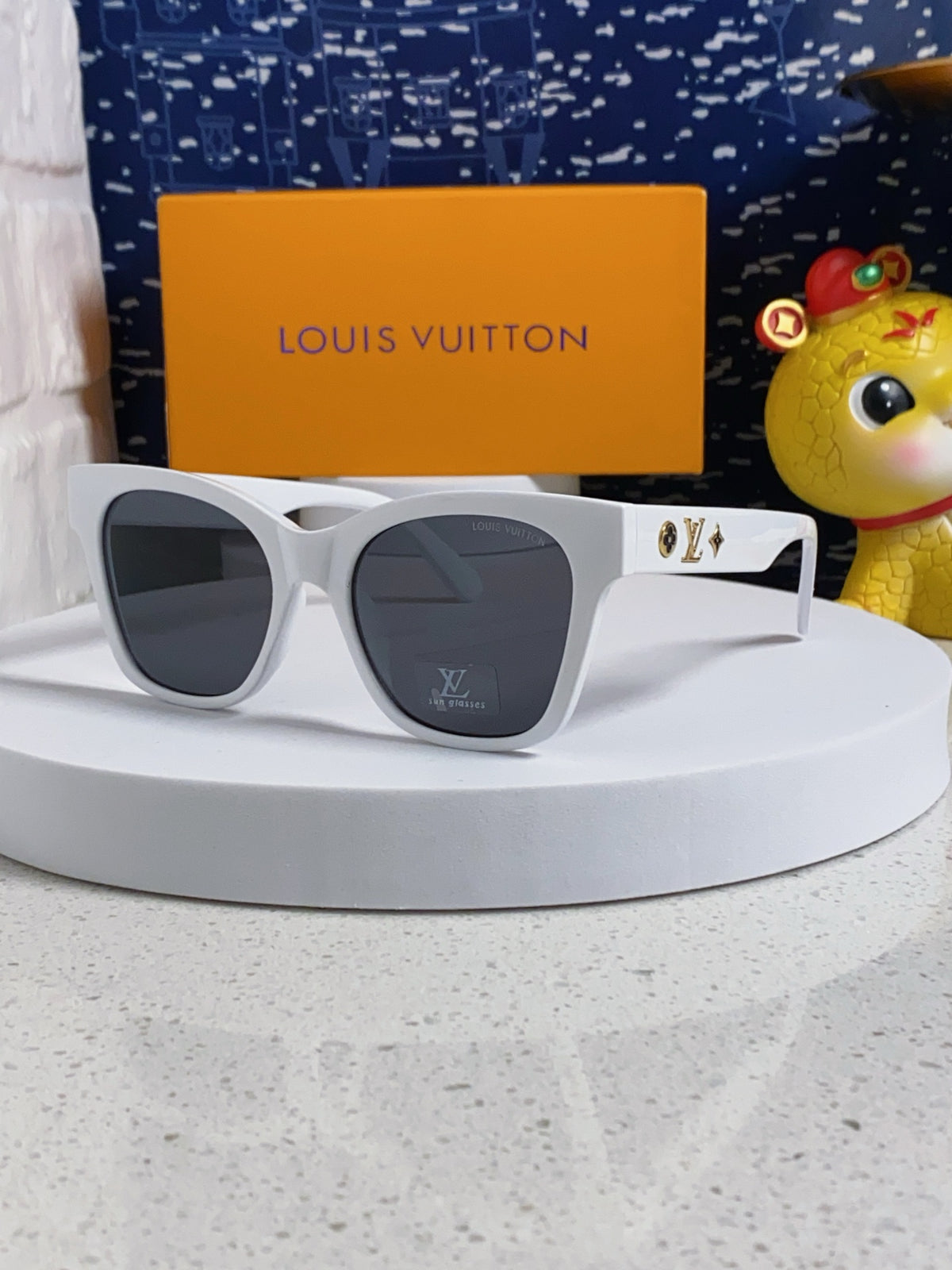 China Replica LV Sunglasses 32usd Only