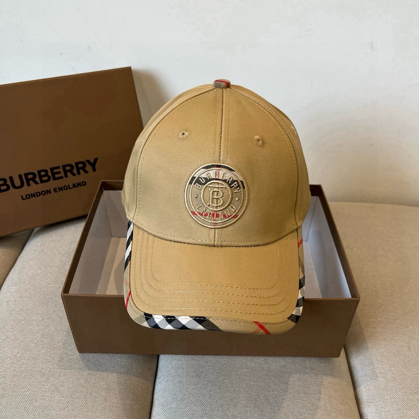 China Replica Burberry Hats 22usd Only