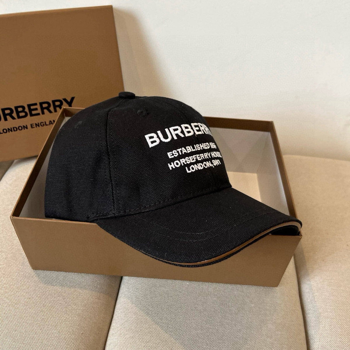 China Replica Burberry Hats 22usd Only