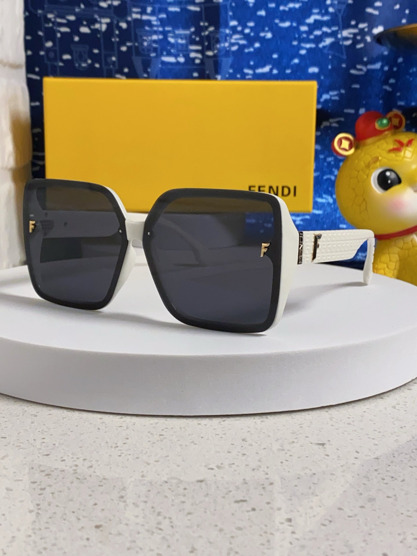 China Replica Fendi Sunglasses 28usd Only