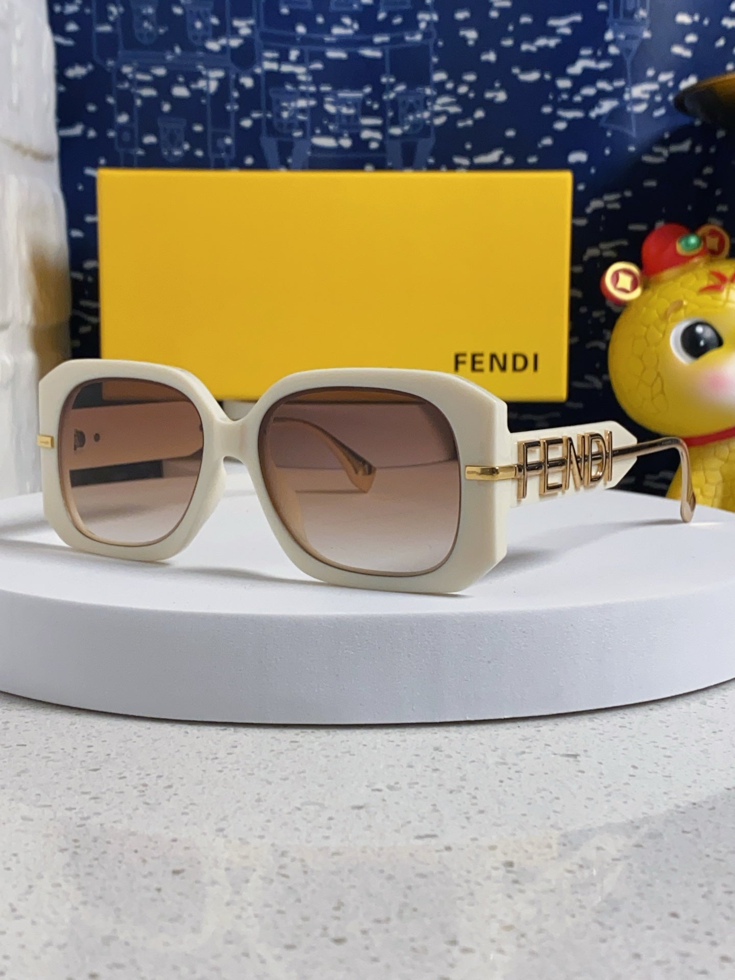 China Replica Fendi Sunglasses 30usd Only