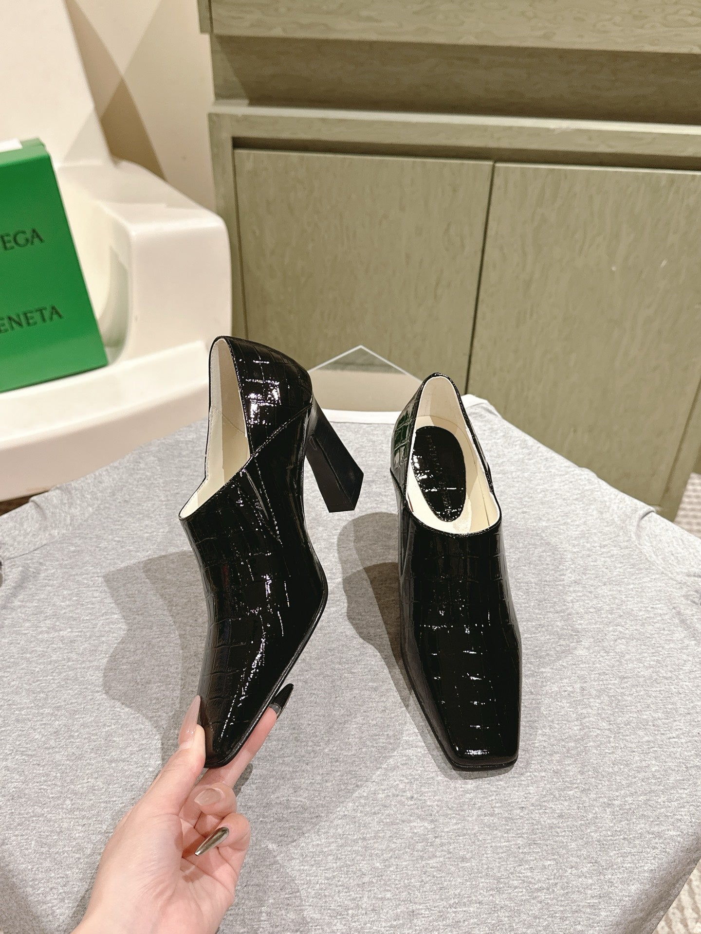 China Replica Bottega Veneta Women Shoes 122usd Only