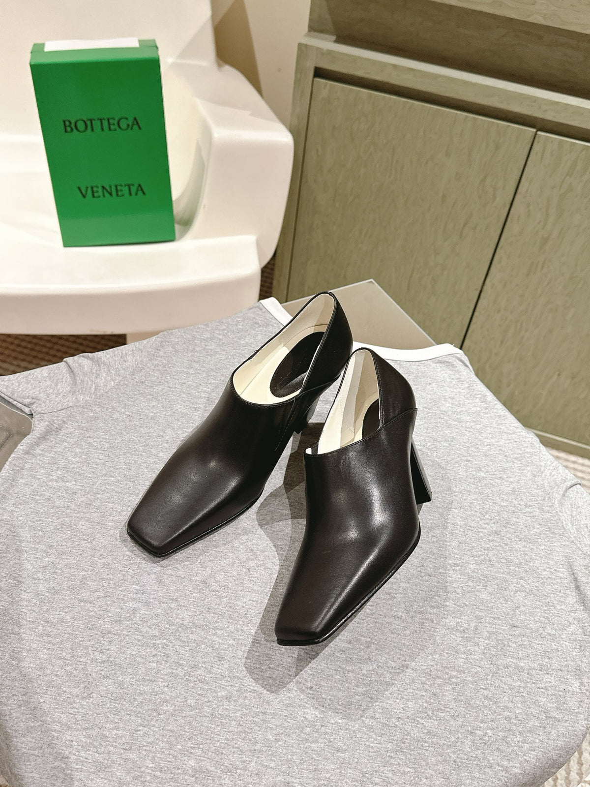 China Replica Bottega Veneta Women Shoes 122usd Only