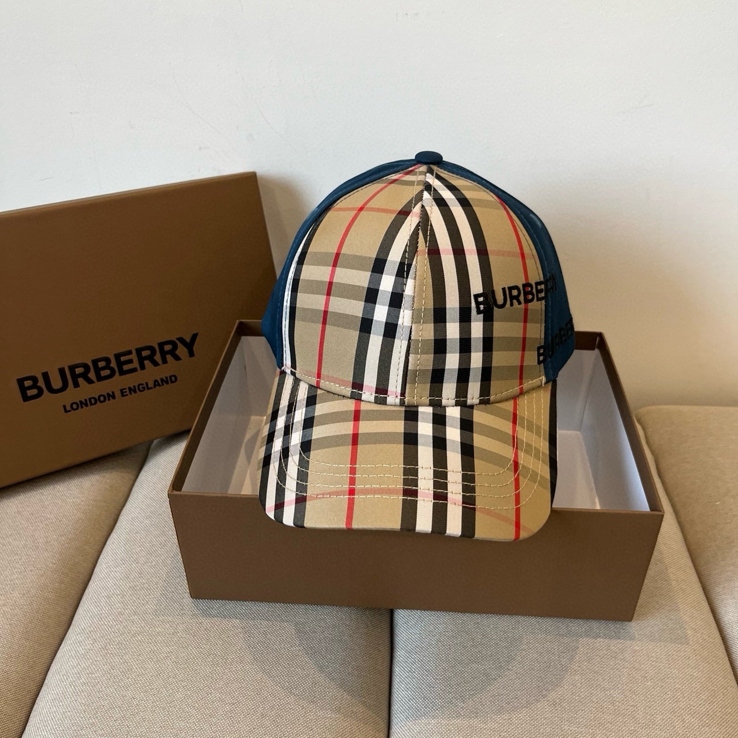 China Replica Burberry Hats 22usd Only