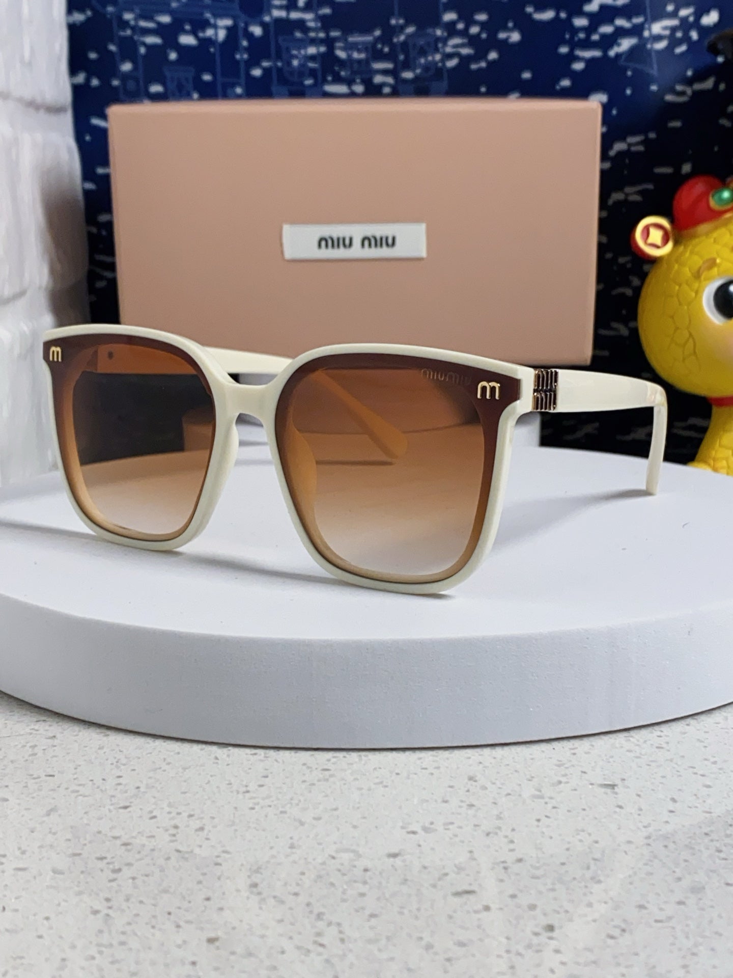 China Replica MiuMiu Sunglasses 28usd Only