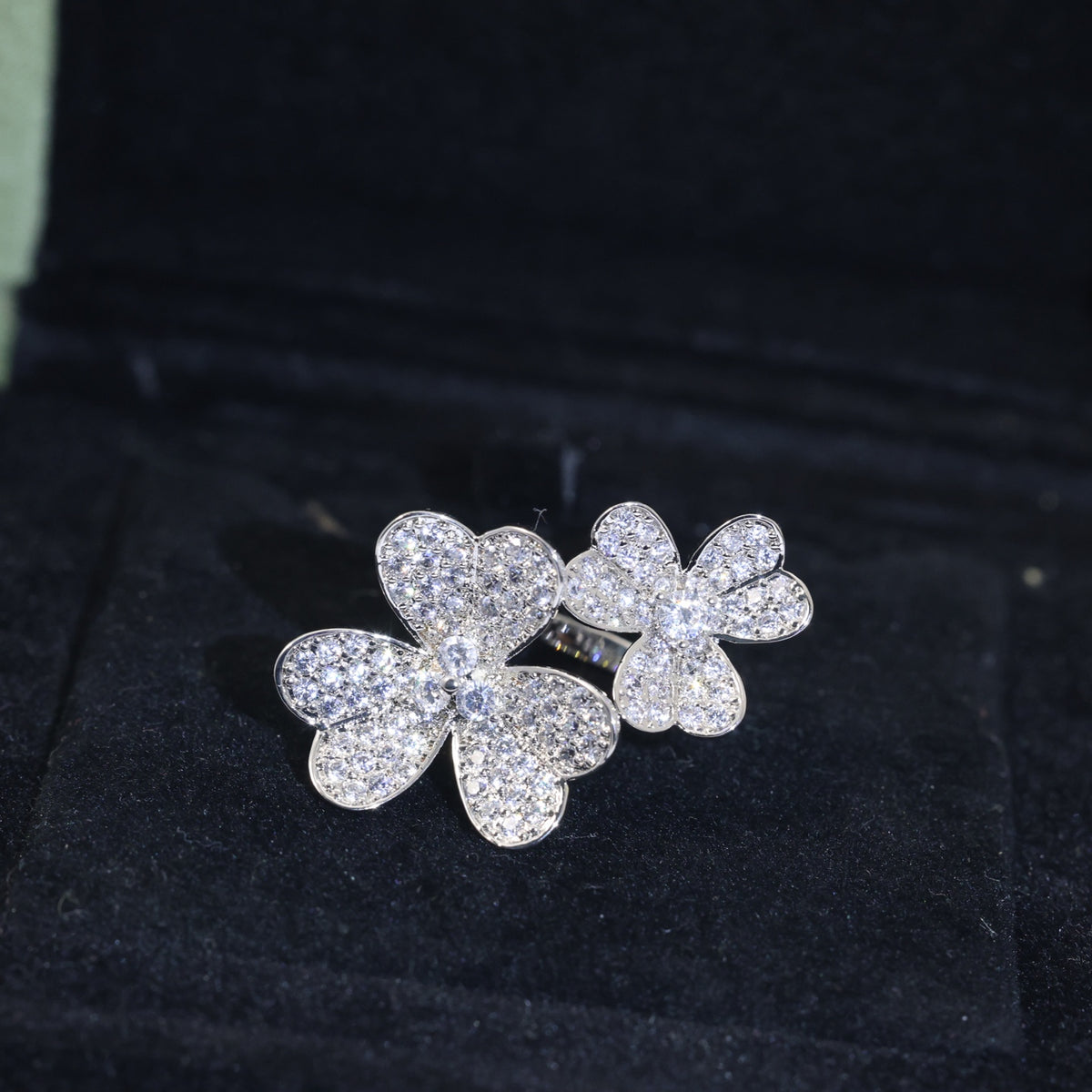 China Replica Van Cleef Arpels Rings 38usd Only