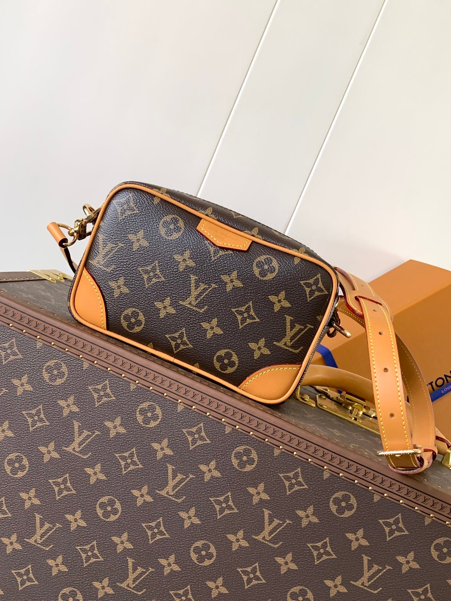 China Replica LV Handbags 132usd Only