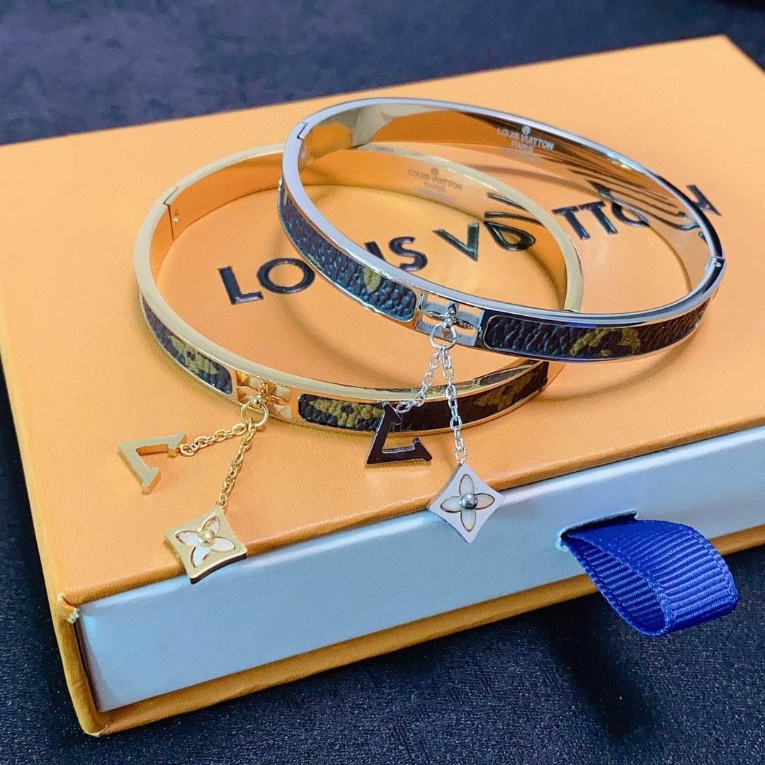 China Replica LV Bracelets 25usd Only