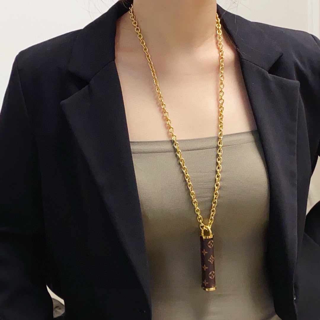 China Replica LV Necklaces 33usd Only
