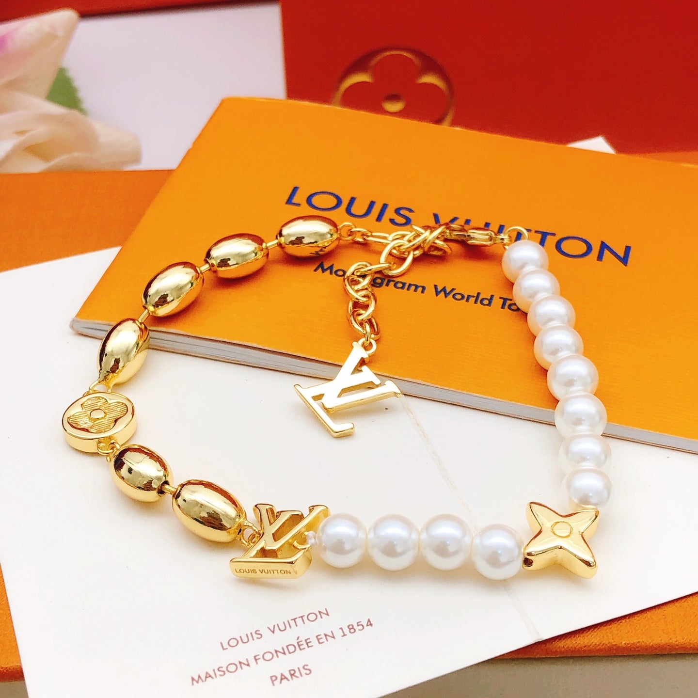 China Replica LV Bracelets 28usd Only