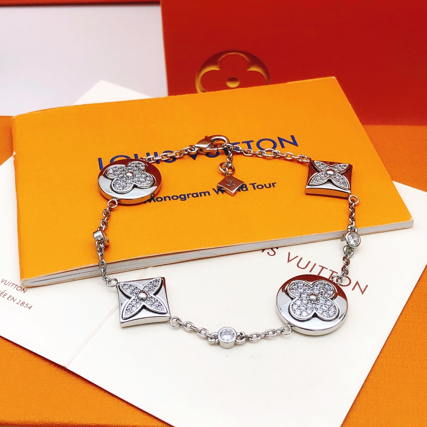 China Replica LV Bracelets 35usd Only