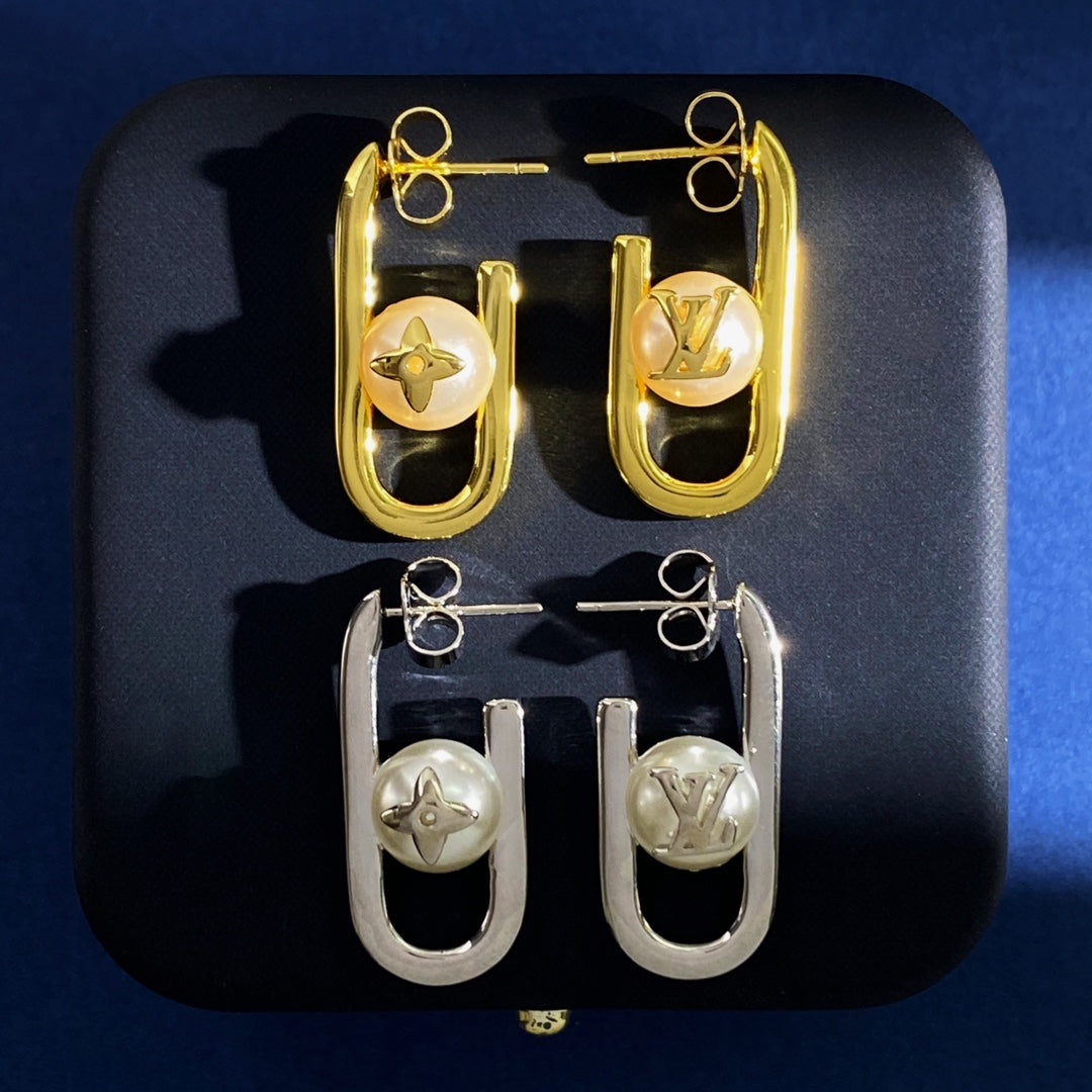 China Replica LV Earrings 28usd Only