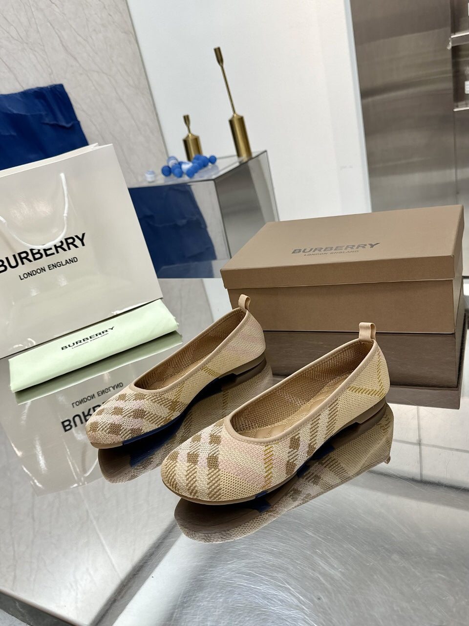 China Replica Burberry Women Shoes 75usd Only