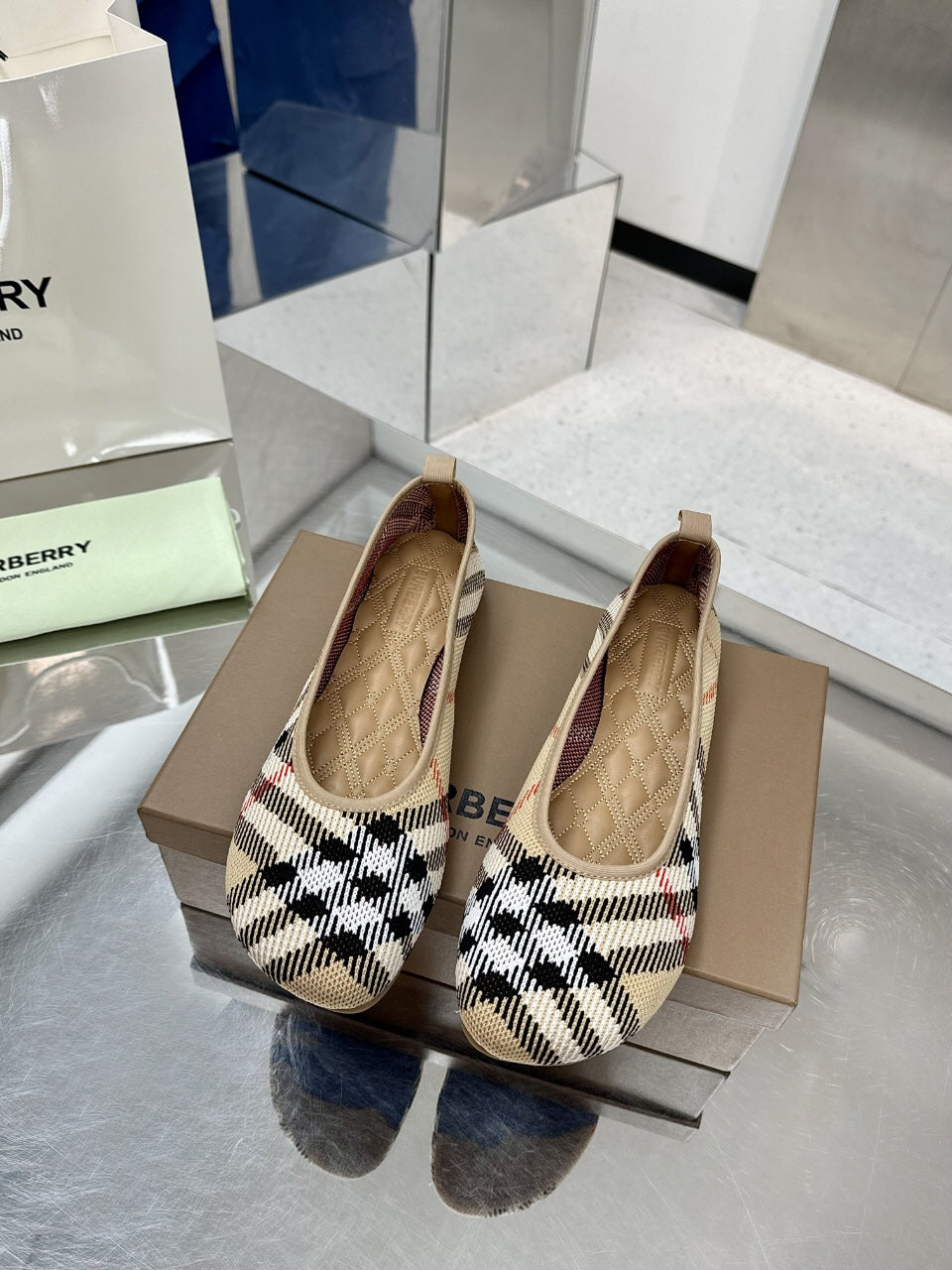 China Replica Burberry Women Shoes 75usd Only