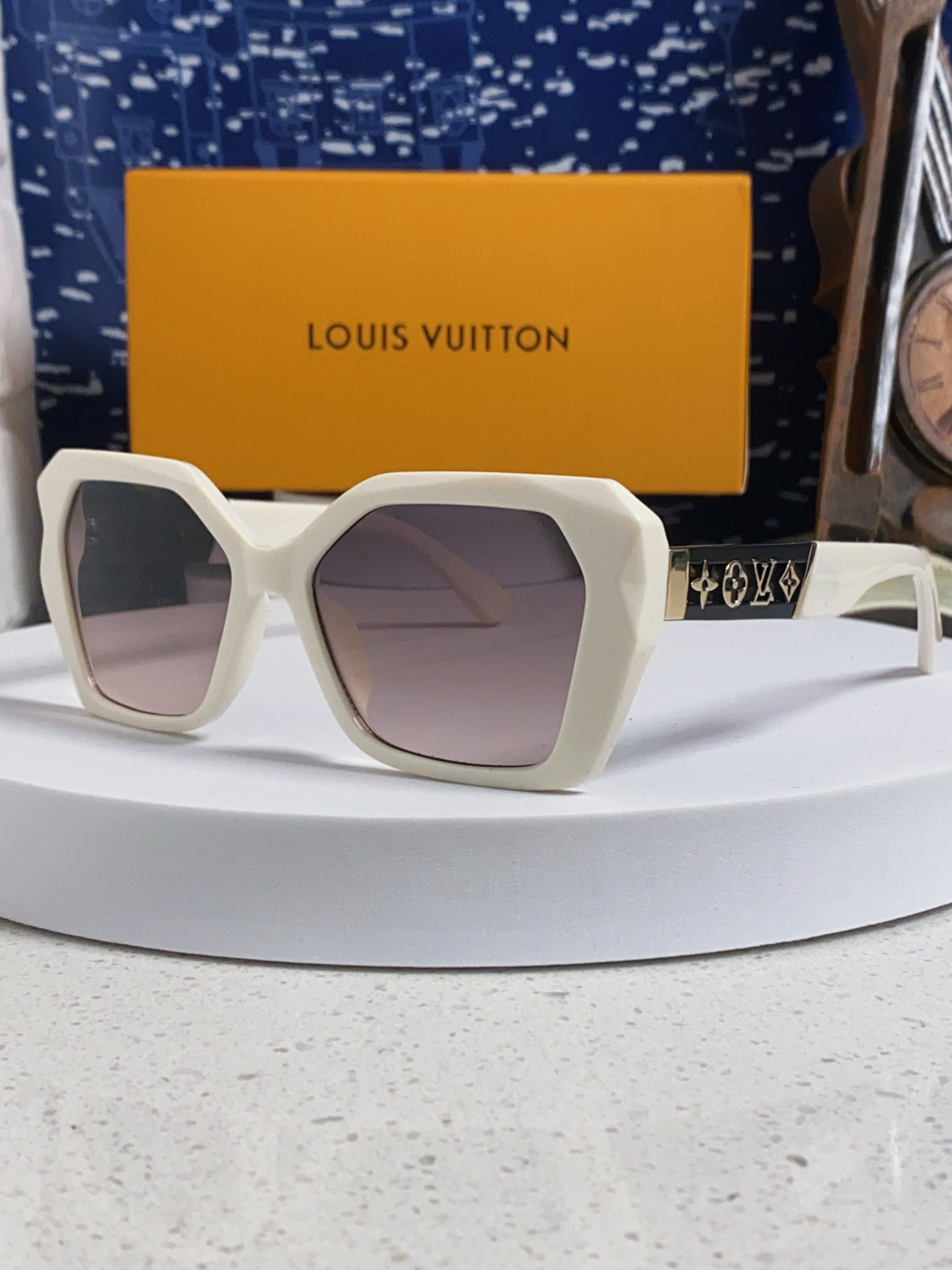 China Replica LV Sunglasses 32usd Only