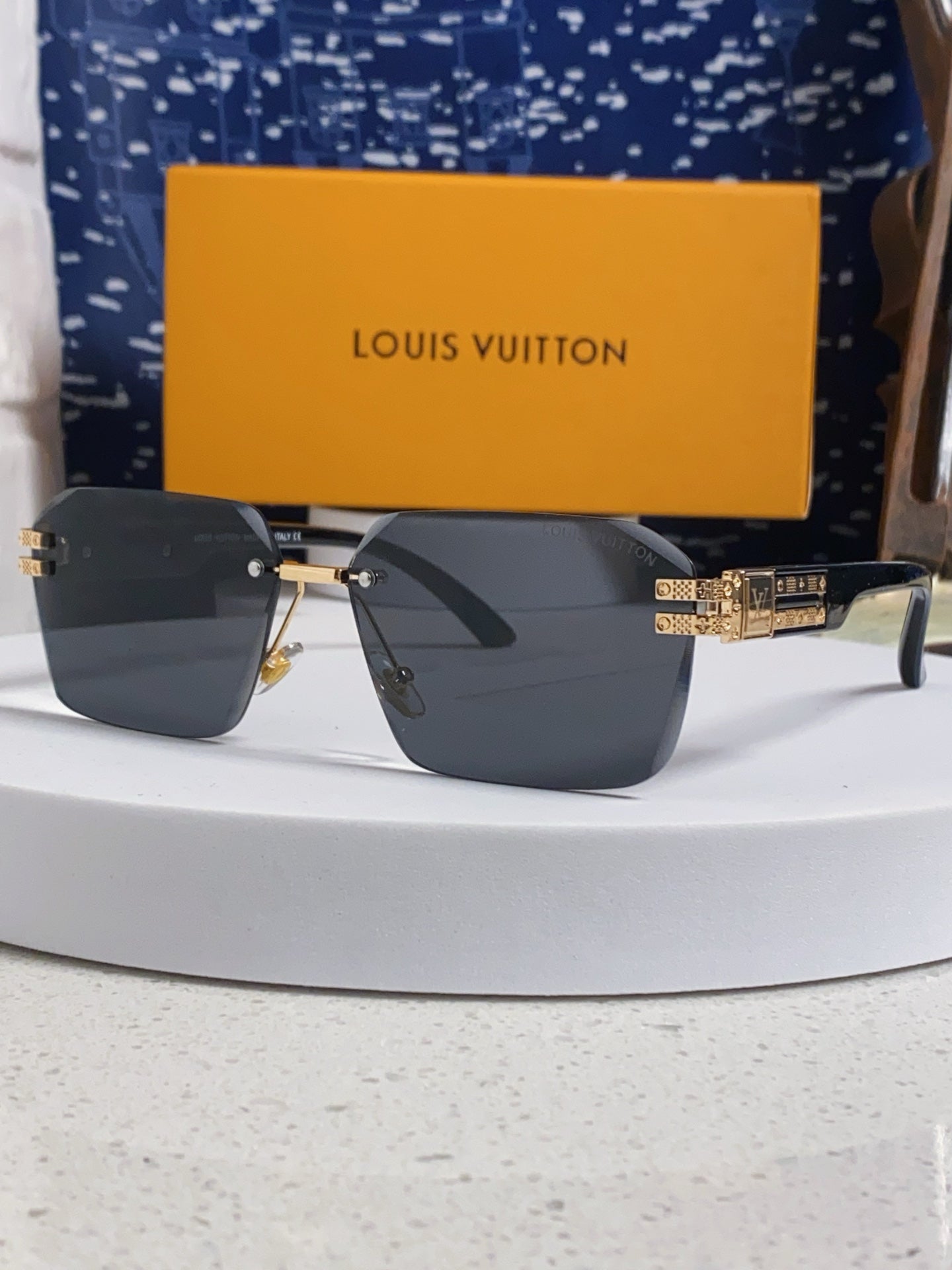 China Replica LV Sunglasses 32usd Only