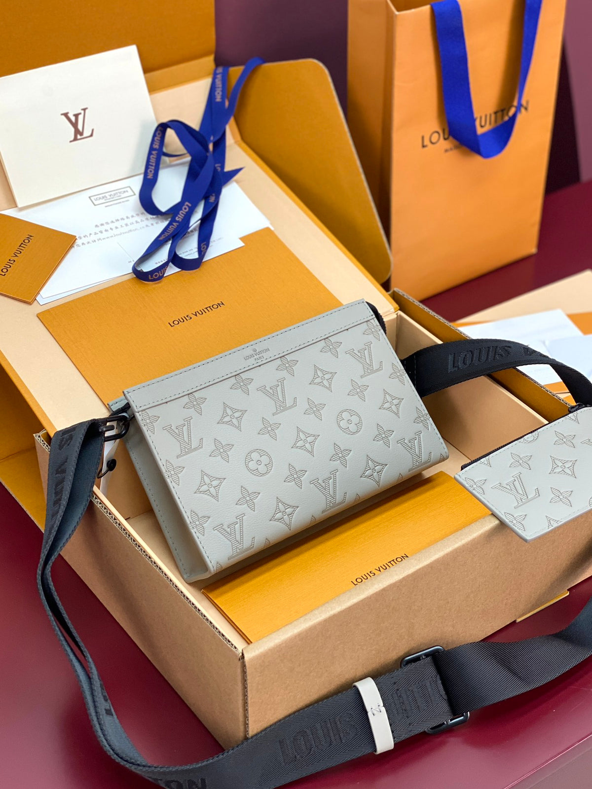 China Replica LV Handbags 126usd Only