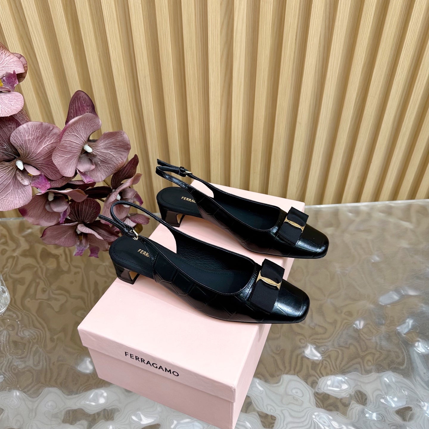 China Replica Ferragamo Women Shoes 98usd Only