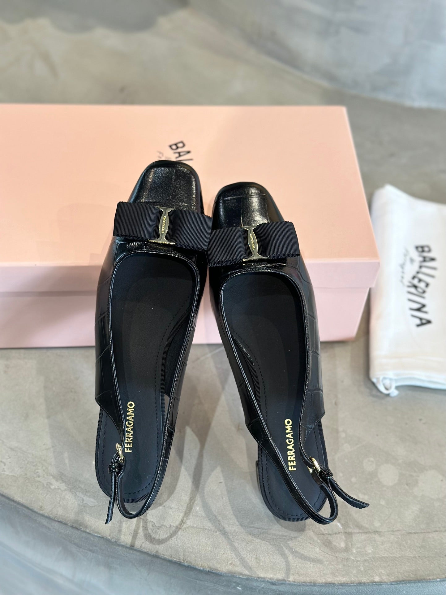 China Replica Ferragamo Women Shoes 98usd Only