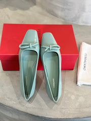 China Replica Ferragamo Women Shoes 102usd Only