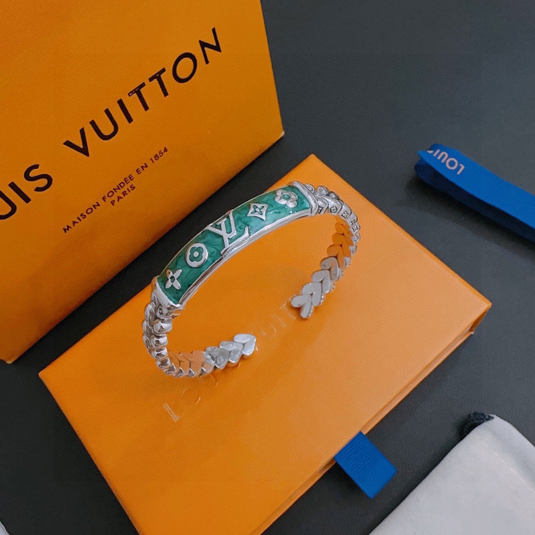 China Replica LV Necklaces 96usd Only