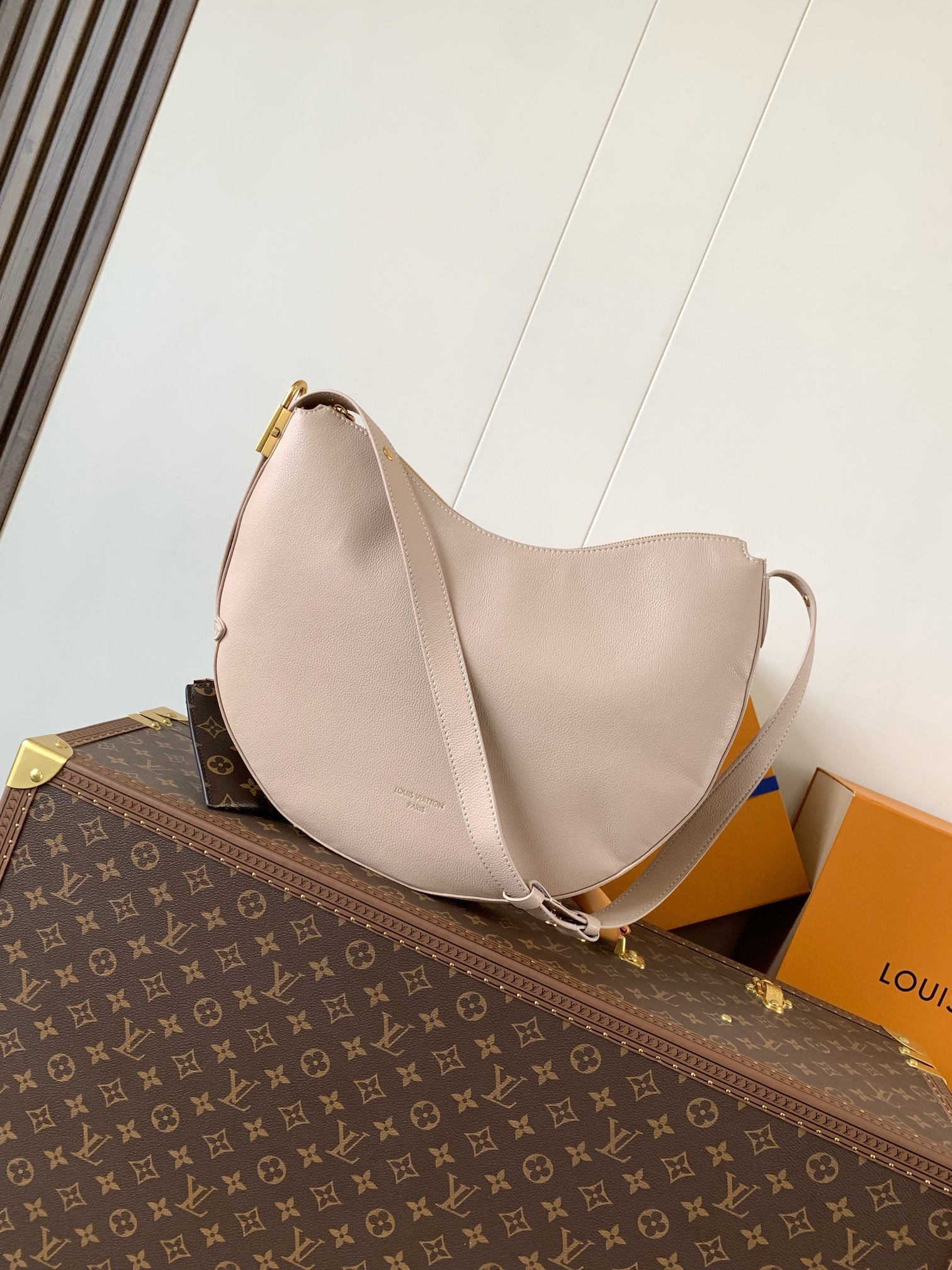 China Replica LV Handbags 177usd Only