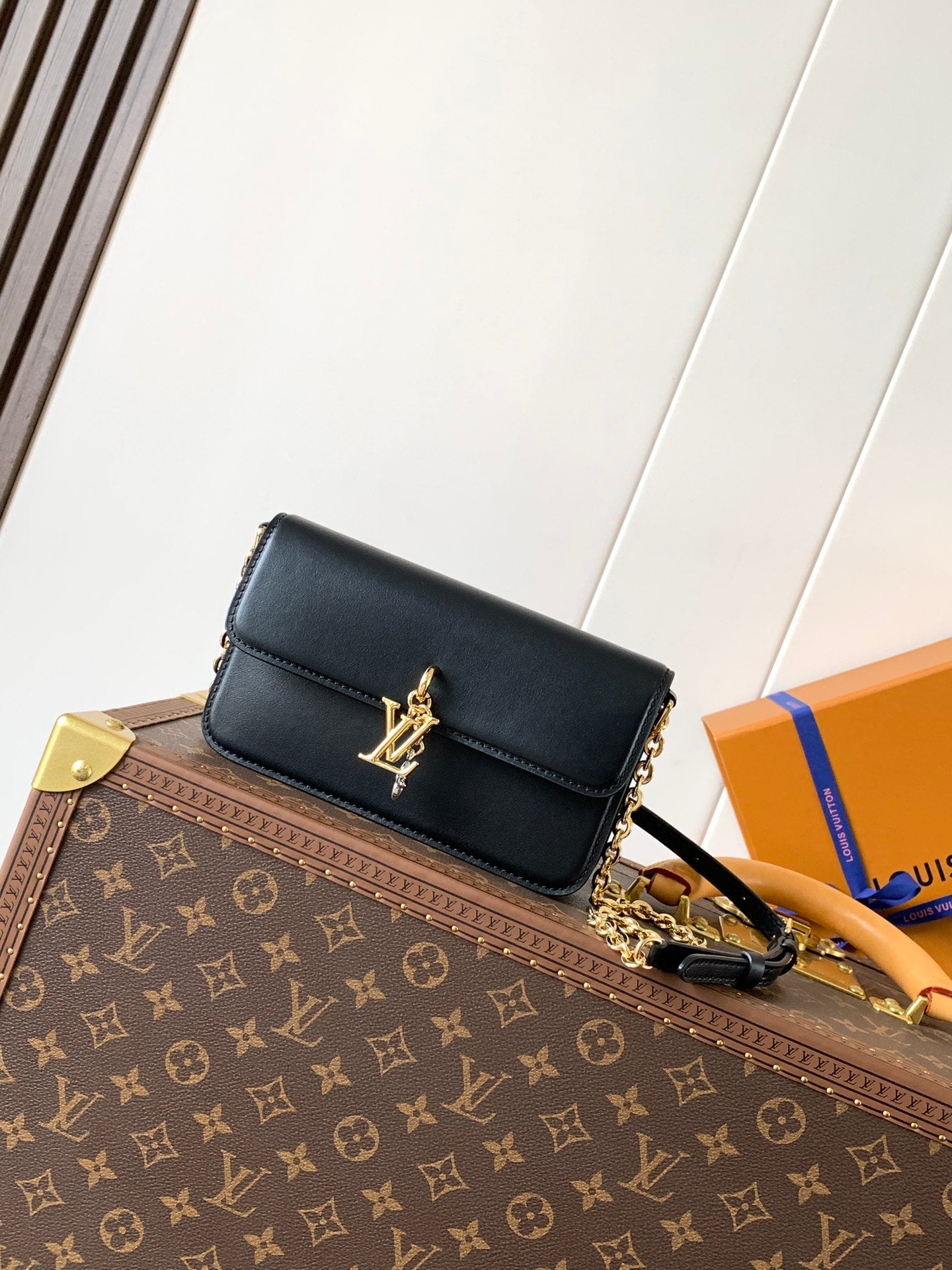 China Replica LV Handbags 132usd Only