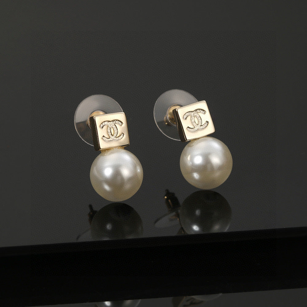 China Replica Chanel Earrings 18usd Only