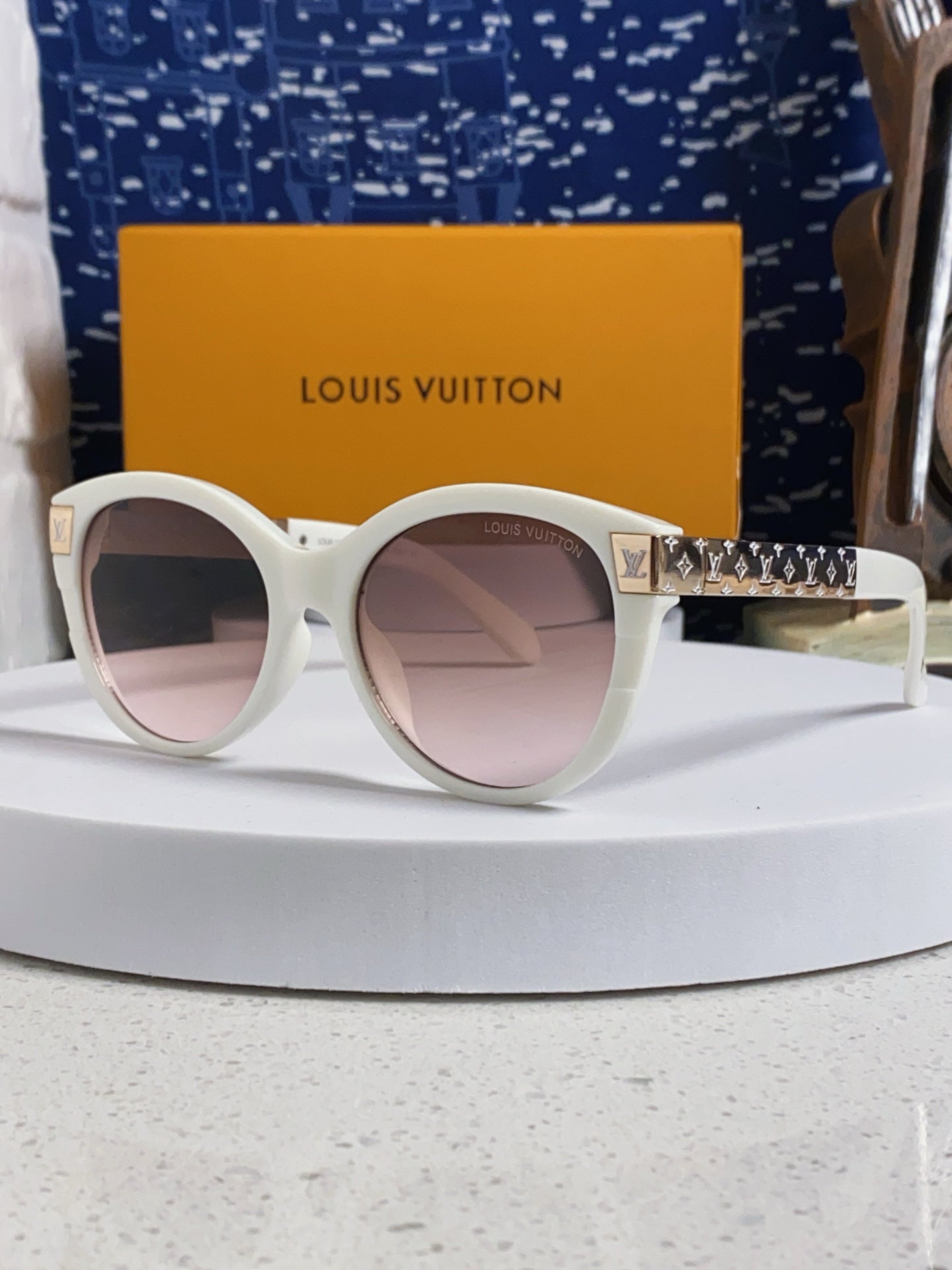 China Replica LV Sunglasses 32usd Only