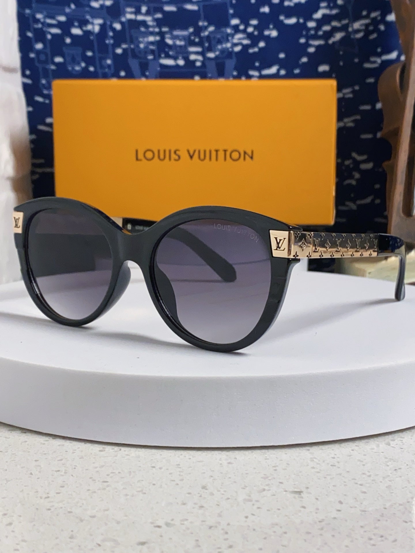 China Replica LV Sunglasses 32usd Only