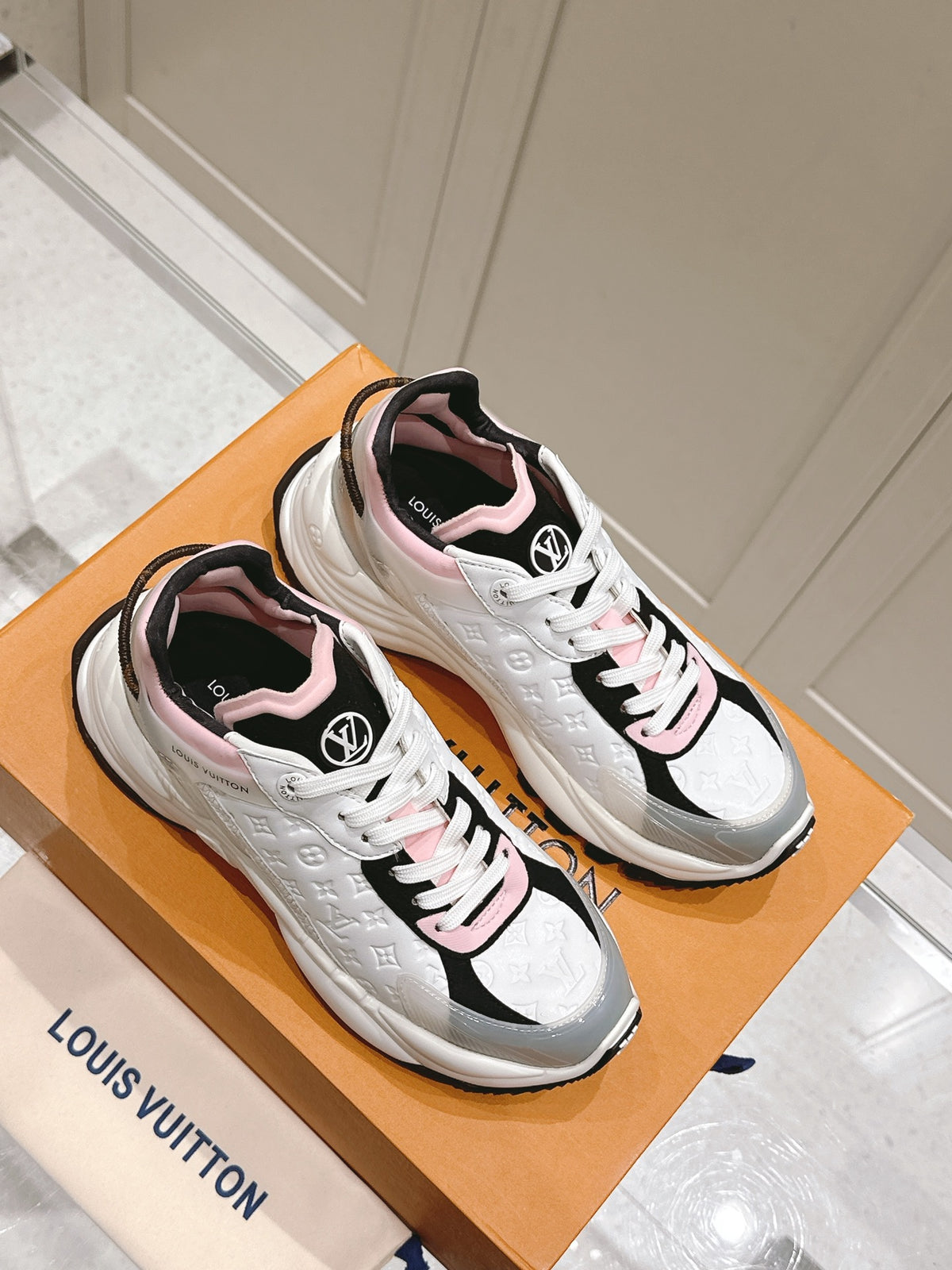 China Replica LV Women Shoes 136usd Only