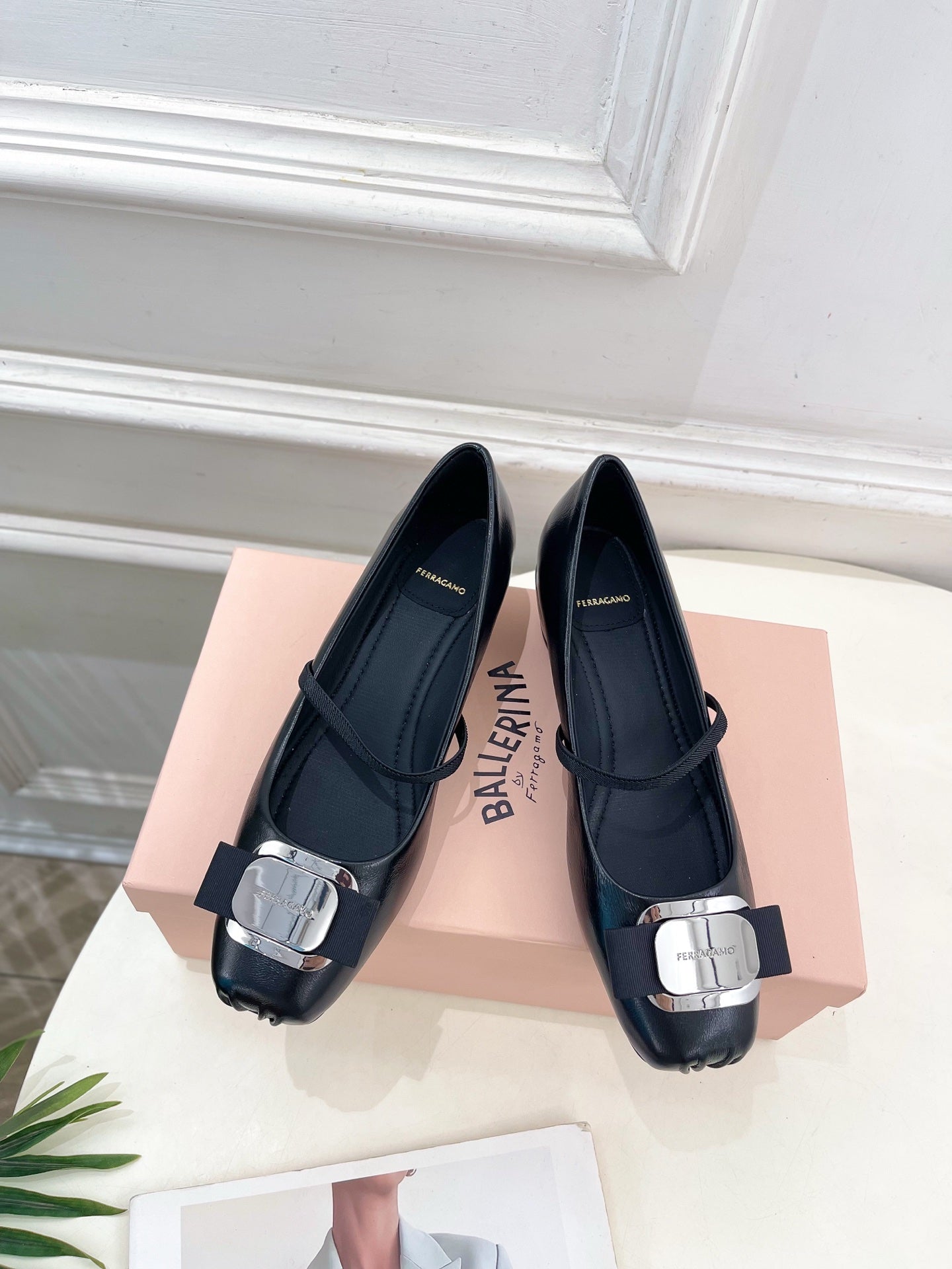 China Replica Ferragamo Women Shoes 98usd Only