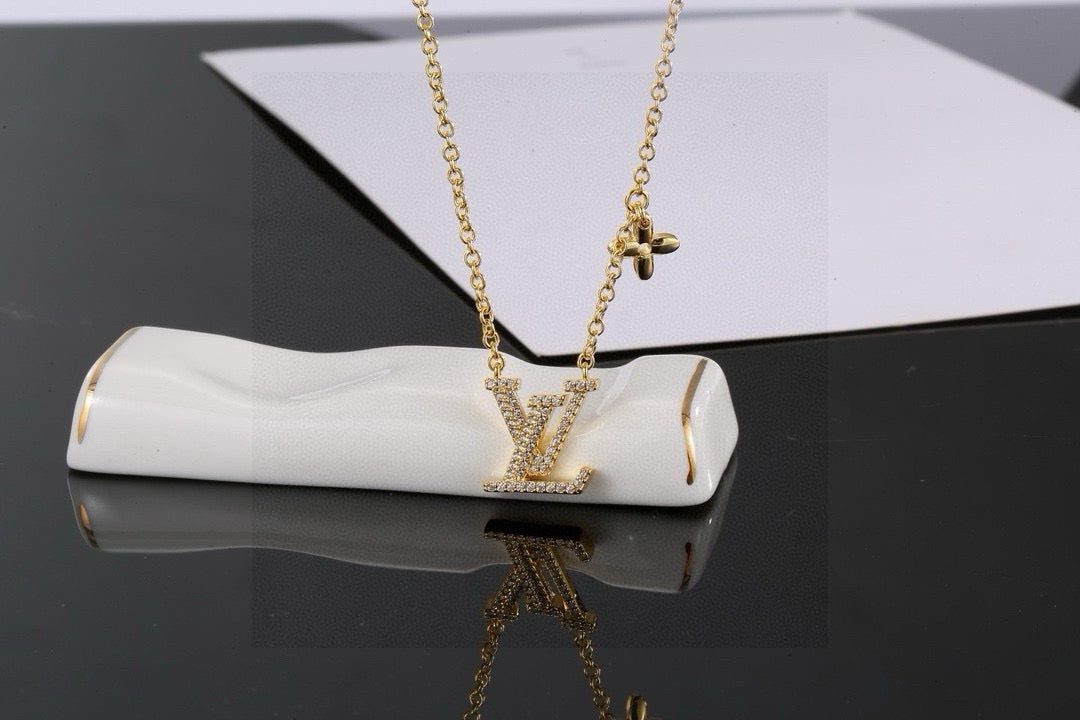 China Replica LV Necklaces 27usd Only
