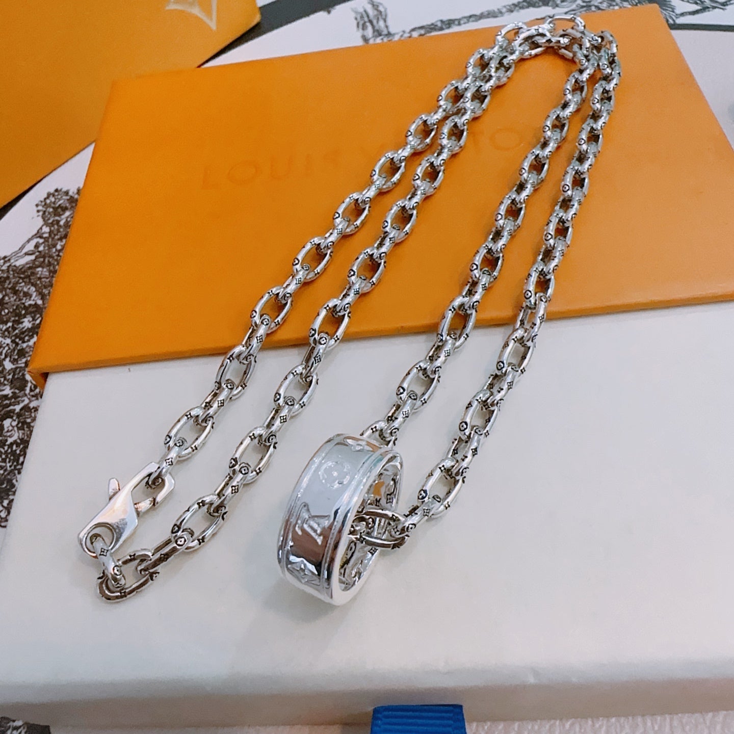 China Replica LV Necklaces 78usd Only